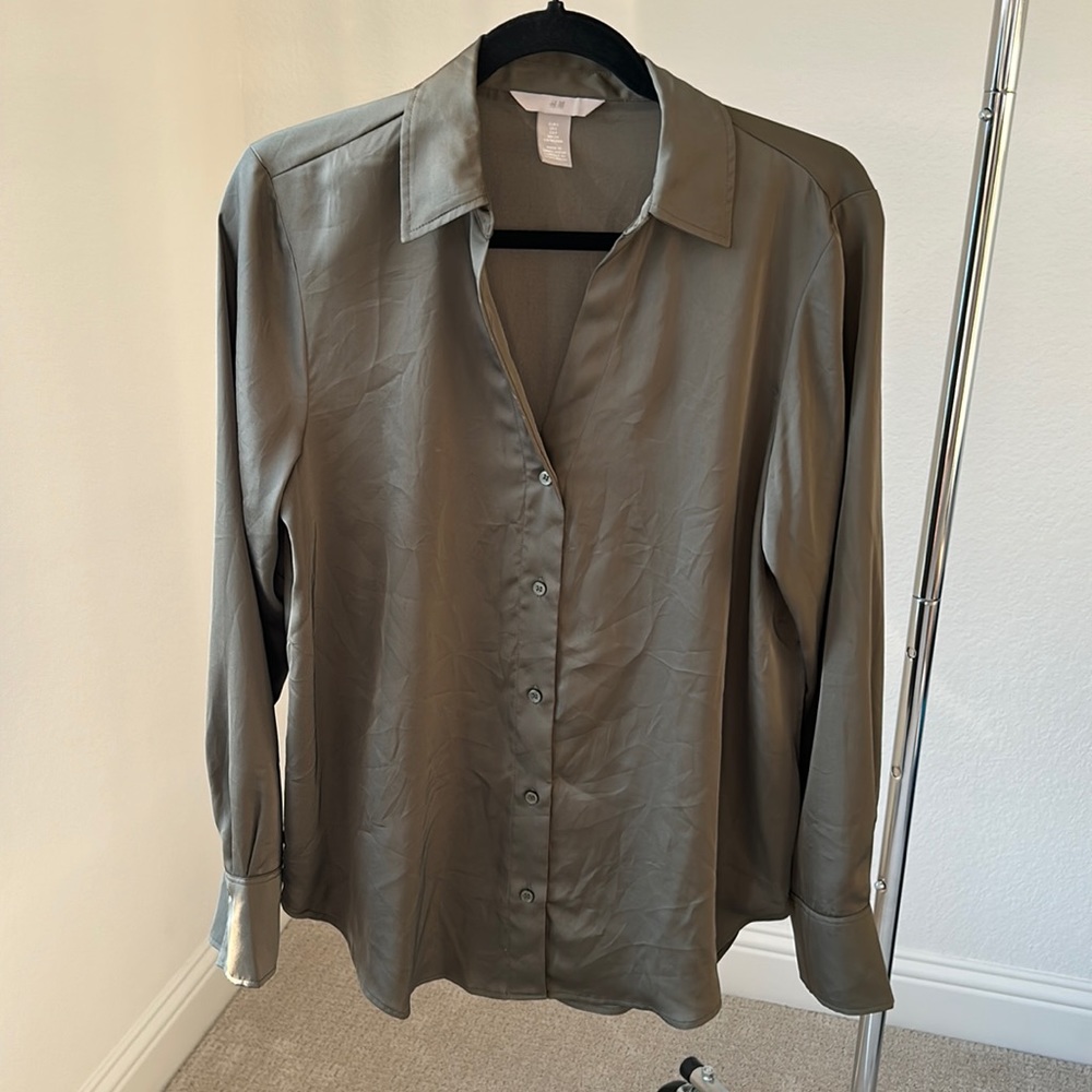 H&M long sleeve blouse size small